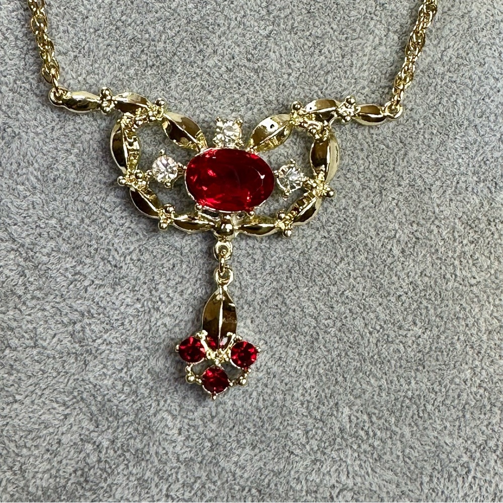 VINTAGE - Luxurious Red and Gold Costume Jewelry Set